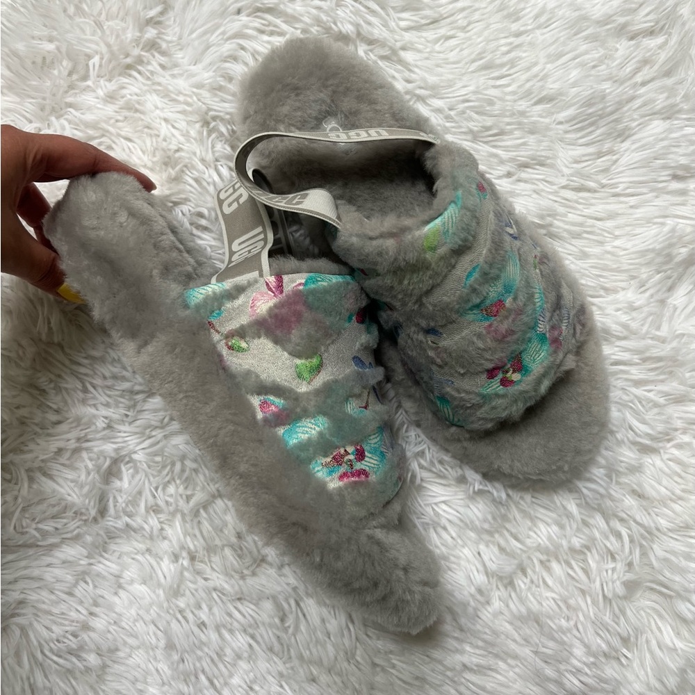NWT UGG Fluff Yeah Tiger Flower Slippers